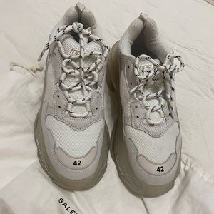 Balenciaga Triple S sneaker size 42
